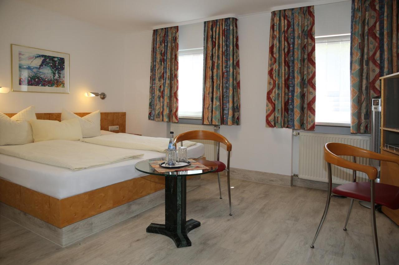 Hotel Zum Weissen Roessel Walldorf  Exteriör bild