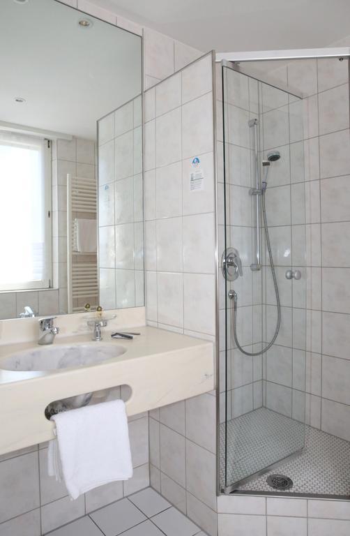 Hotel Zum Weissen Roessel Walldorf  Rum bild